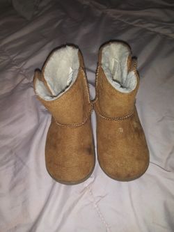 Girl boots size 4