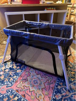 Guava Lotus Travel Crib / Pack in Play