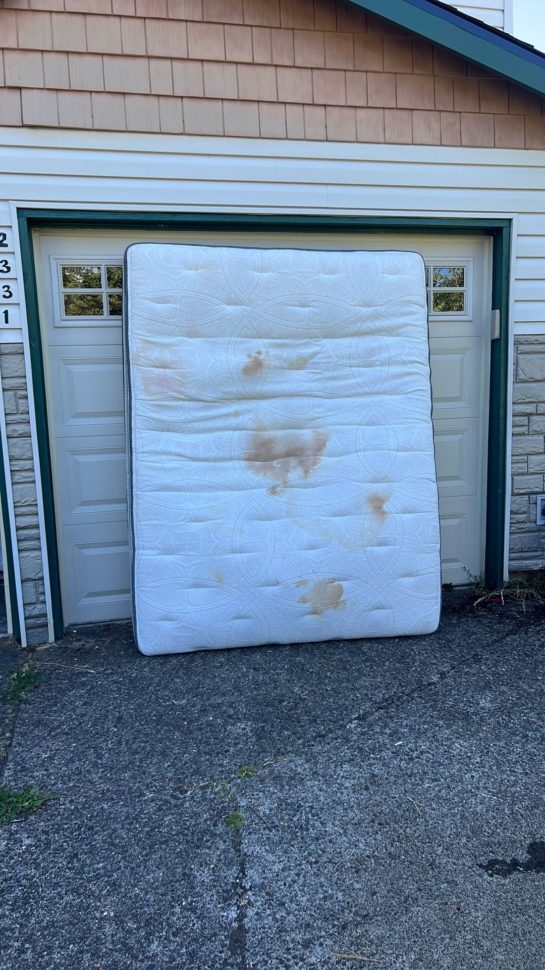 Free Queen Mattress 