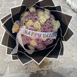 50 White And Purple Rose Bouquet 