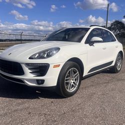 2017 Porsche Macan 
