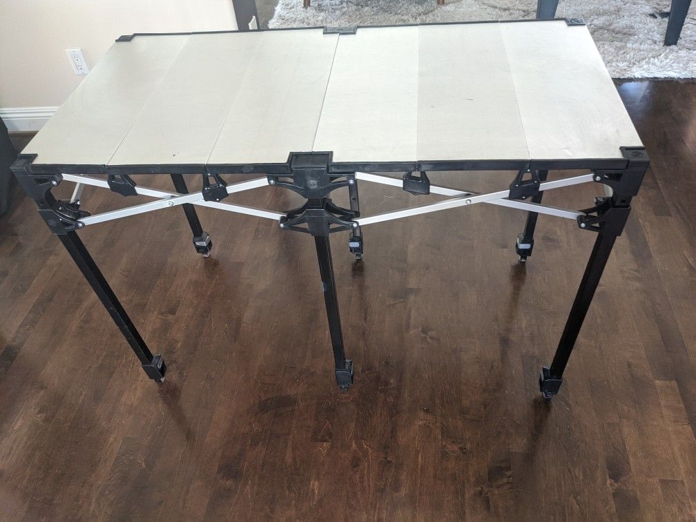EZ UP Instant Table System, 2' X 4'