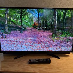 32 Inch Hi-Def SHARP TV Includes Remote With Batteries 