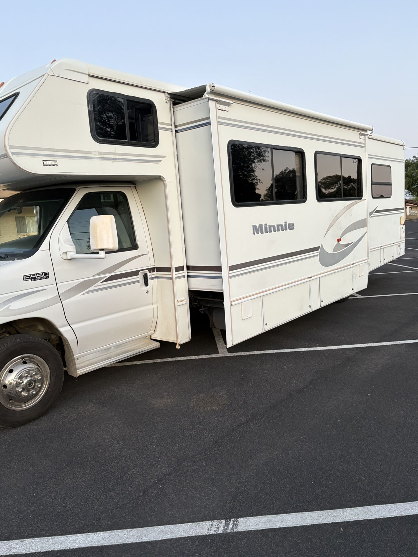 2004 Ford Winnebago