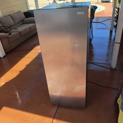 Refrigerator Vissani Medium 