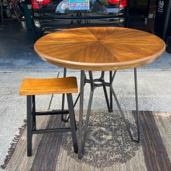 High top Table With 4 Stools