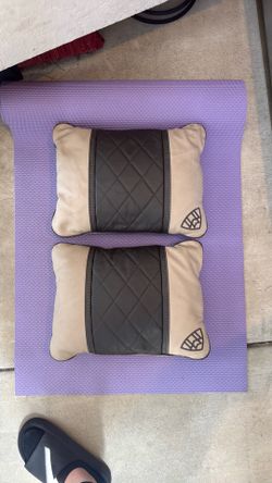 Maybach Custom Leather 2 pillows