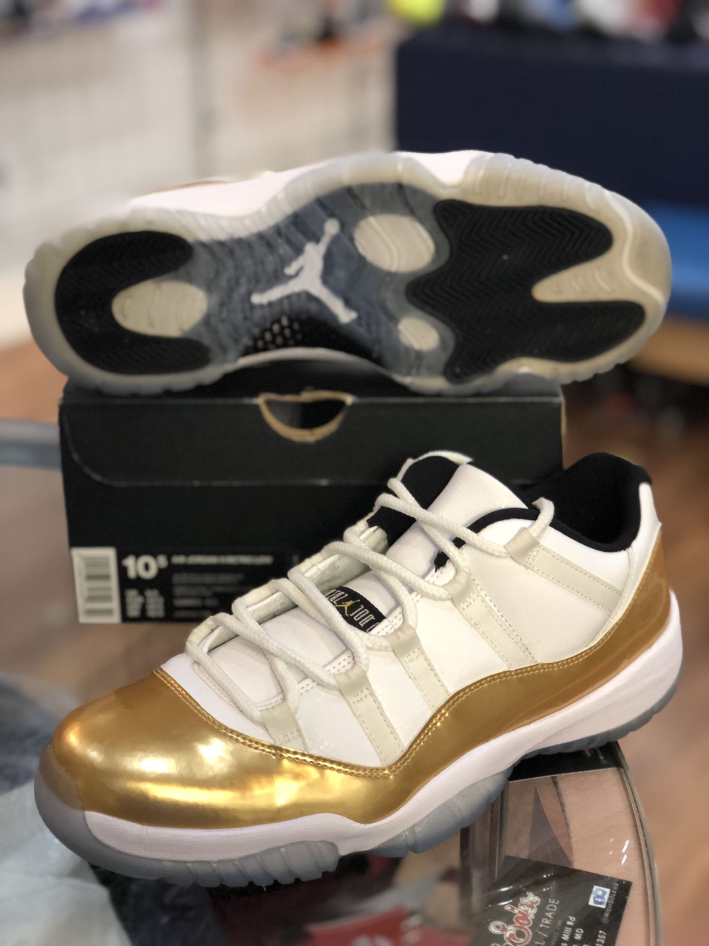 Gold 11 low size 10.5