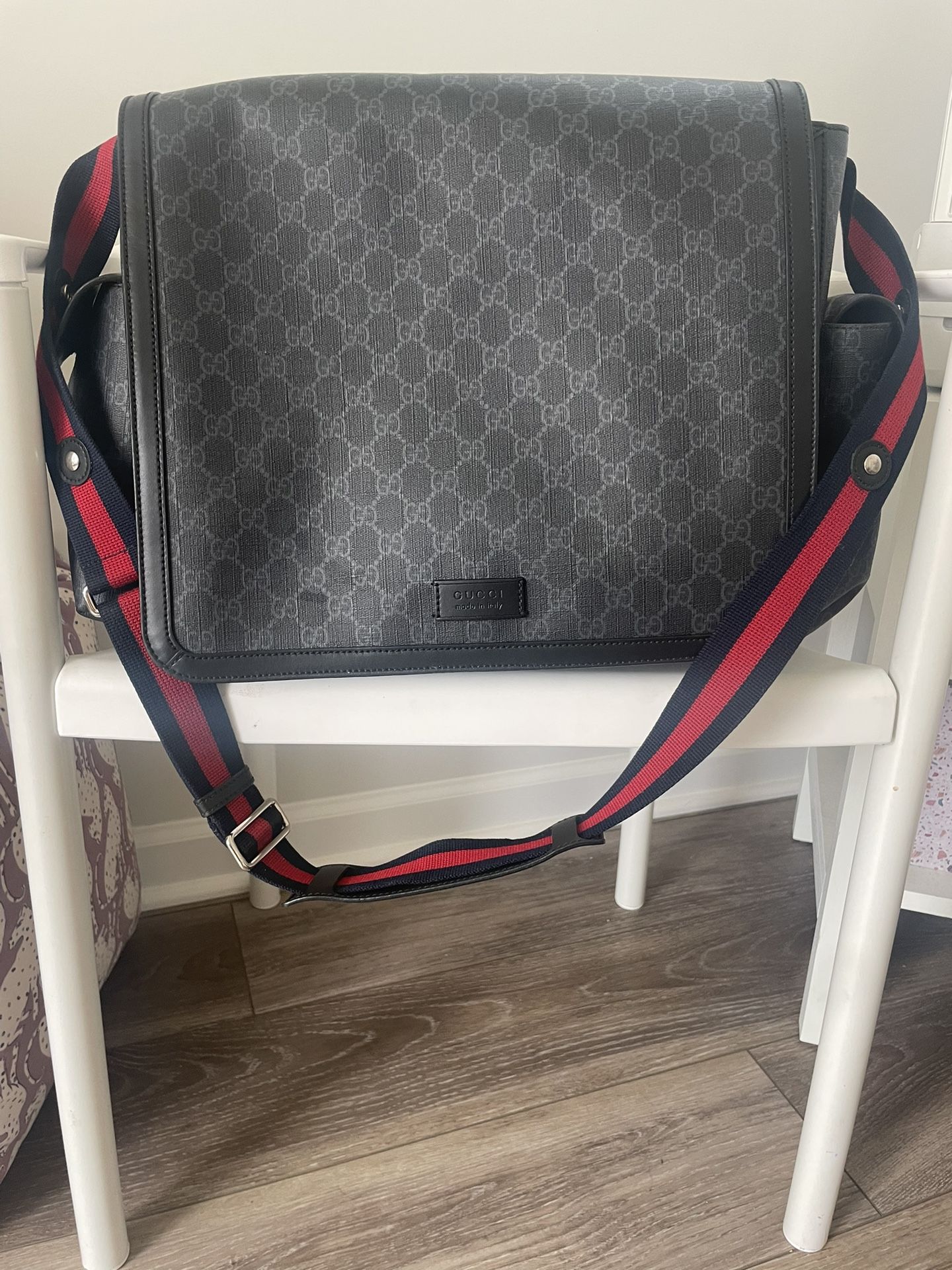Gucci supreme Messenger Bag