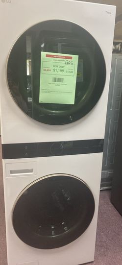 LG 1 year watranty WashTower Gas Stack 7.4-cu ft Dryer (White )