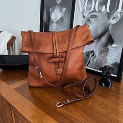 DOONEY & BOURKE FLORENTINE TOGGLE LEATHER CROSSBODY BAG
