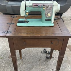 Vintage 1940 Sewing machine 