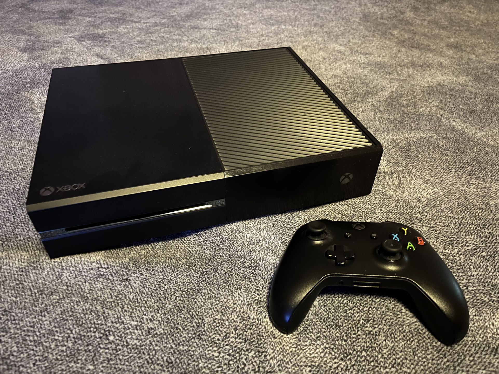 Microsoft Xbox One Console 500GB with Controller, HDMI and Power Cable