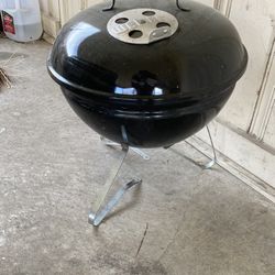 2 Small Grills Push Mower All In Great Condition Don’t Need Asking 30 Firm For All 3 Need Gone Today 