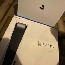 PLAYSTATION 5, 2 controllers, Charging Stand, Cables + HDMI