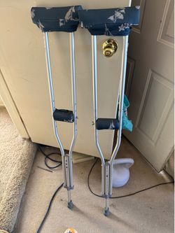 Crutches w/pads