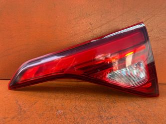 2017 2018 2019 GMC Acadia Right Passenger Side LED Inner Tail Light OEM (contact info removed)0
