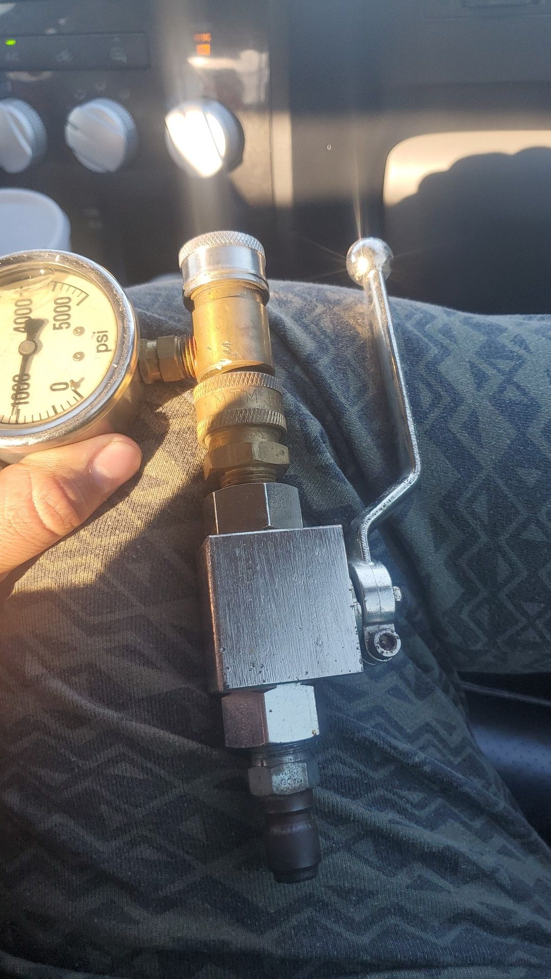 psi gauge/ pressure washer valve
