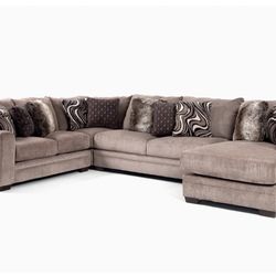Bobs Furniture 4pc sectional couch (in great condition)