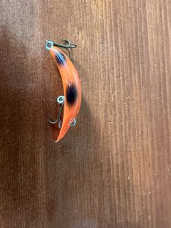 Vintage old school fishing lure – great for bass fishing or cabin / man cave decor. Don’t make them like this anymore.