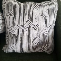 *** Brand New Decorative Throw Pillows ***