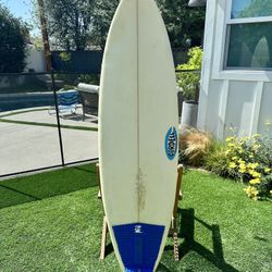 Cordell 5’9” surfboard 30L