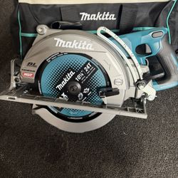 Makita Skilsaw 40v 10 1/4  24 T Tool And Bag 