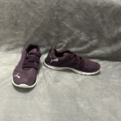 women’s Puma purple Lightweight clip laces sneakers size 8
