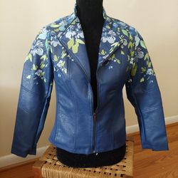 Size XS Colleen Lopez Blue Long Sleeved Floral Embroidered Womens Ladies Faux Leather Zippered Jacket Coat with Elastic Stretch Sides. 100% Polyuretha