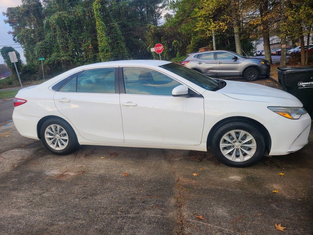 2016 Toyota Camry Hybrid