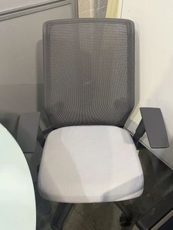HON Cipher Ergonomic Mesh-Back Mid-Back Task Chair – $500 OBO 📦 Florida