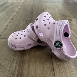 Crocs light pink baby girl shoes size 5c 