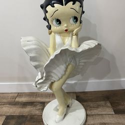 Betty Boop Statue 