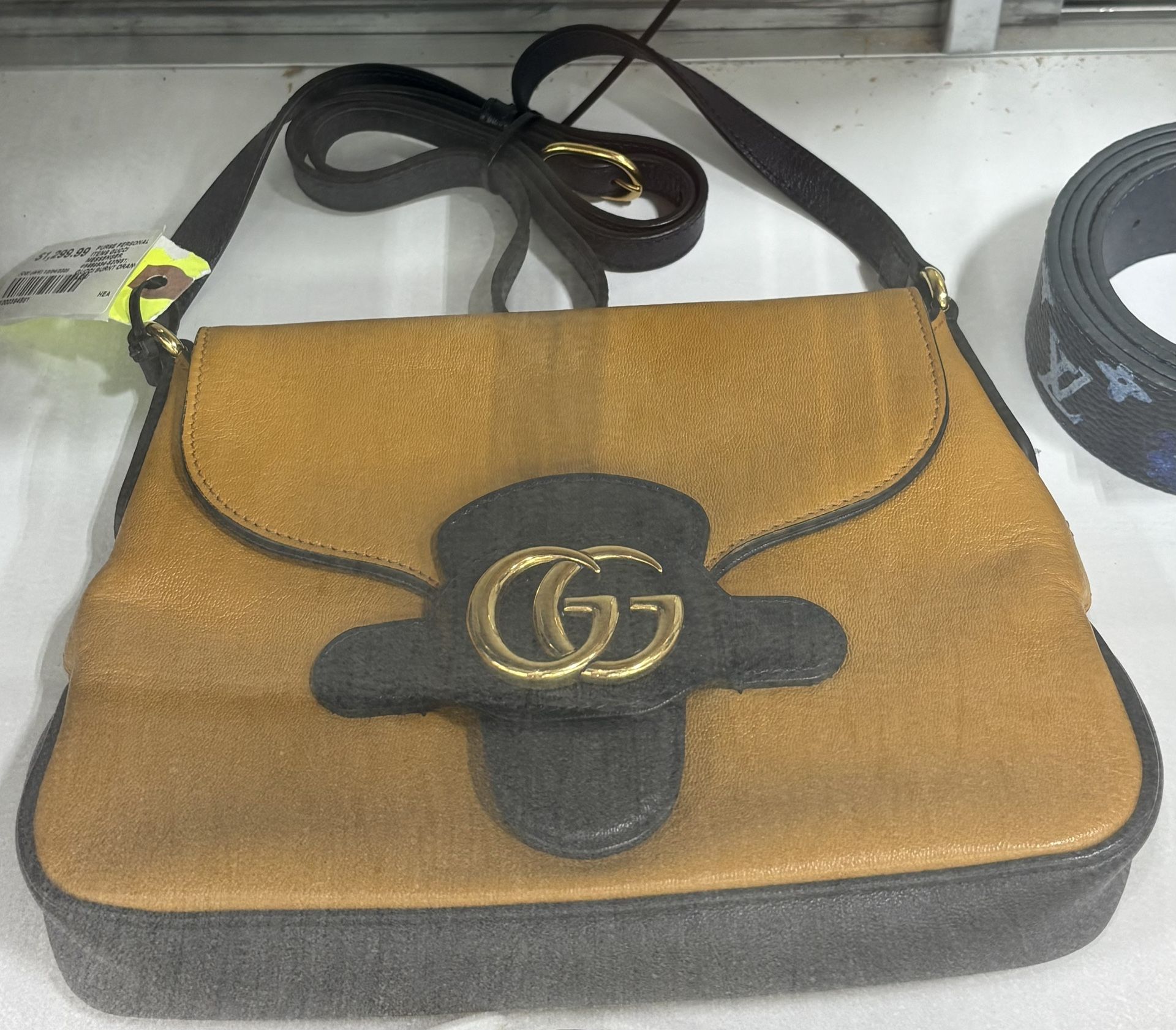 Gucci Dahlia Messenger Small Leather Bag