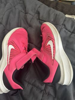 Girls Nikes