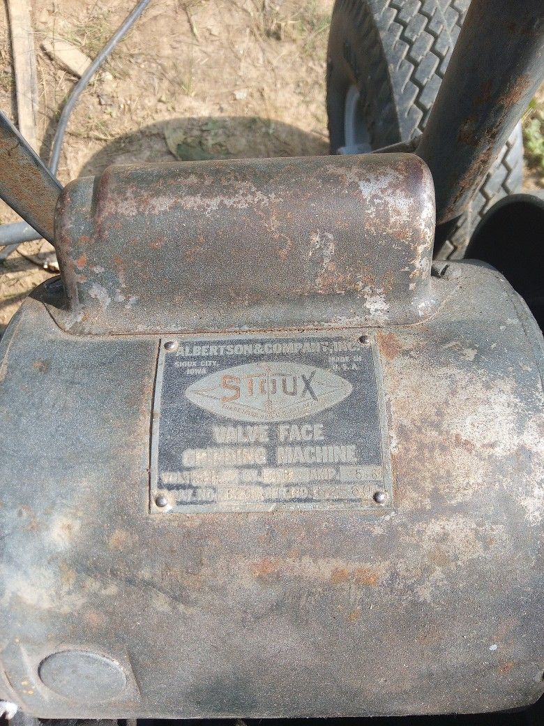 Sioux Valve Face Grinding Machine.