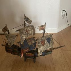 OLD SHIP WOOD AND LEATHER