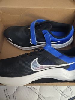 Boys Nike size 3