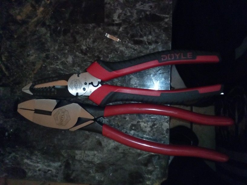 New Linesman Pliers And Wire Stripper