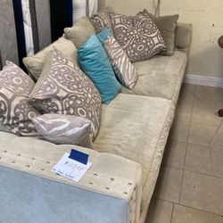 Big couch new condition