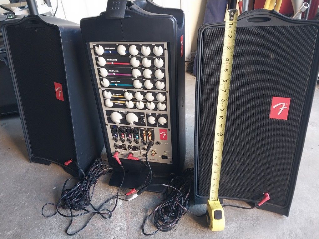 FENDER PD250 SPEAKER SYSTEM IN EXCELLENT CONDITION 