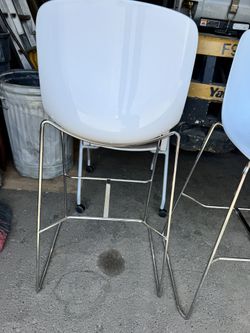 White bar Stools