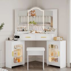 Wayfair Brand New Never Used Vanity And Stool