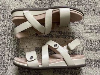 Vionic Cypress - Women's Strappy Sandal Size 8