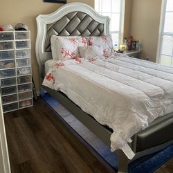 Queen Size Bedroom set
