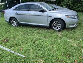 Ford 2013 tarusus runs great, damaged $3200. Make offer