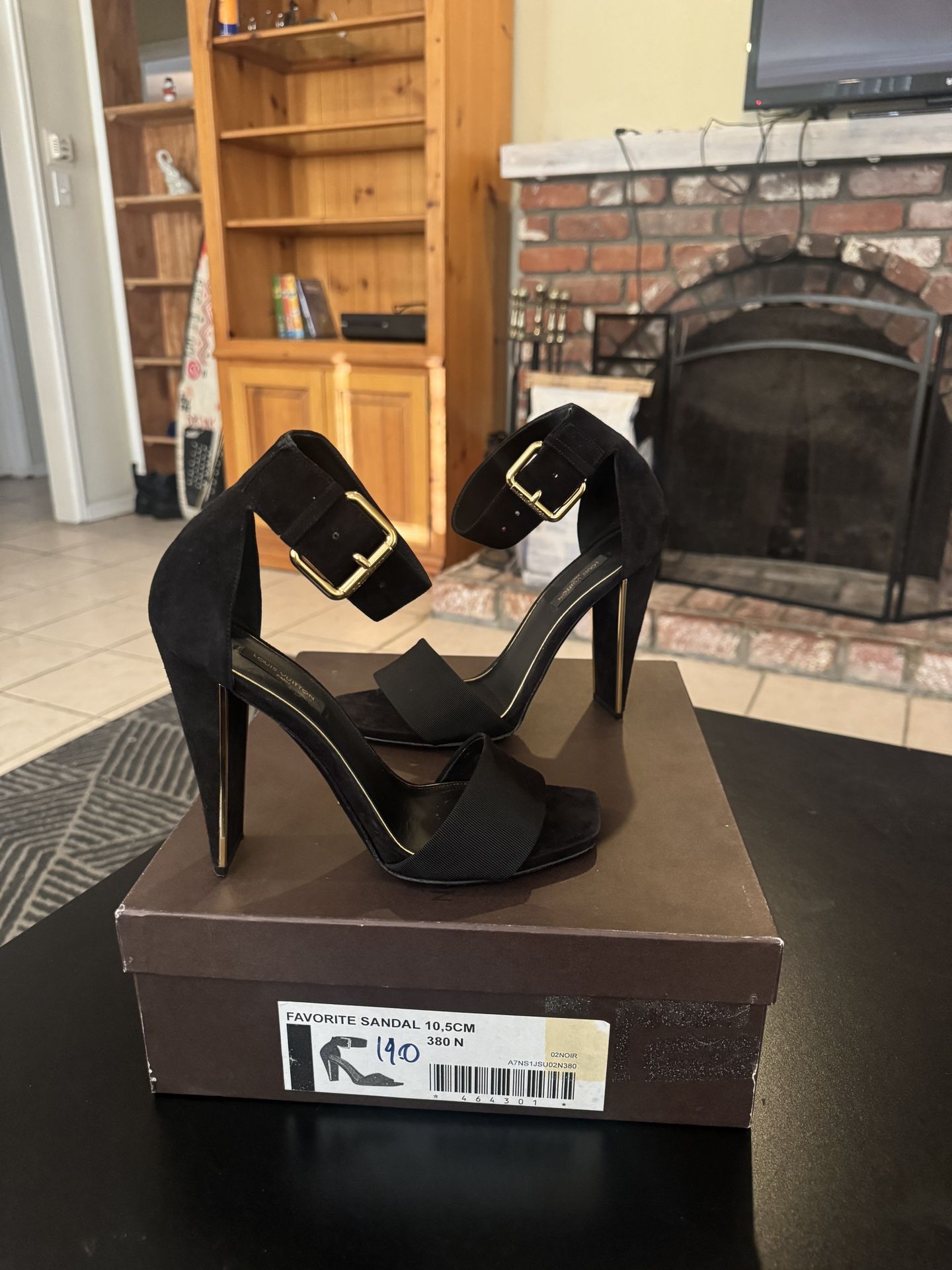 Women Louis Vuitton Heels Size 7.5