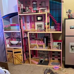Doll House 