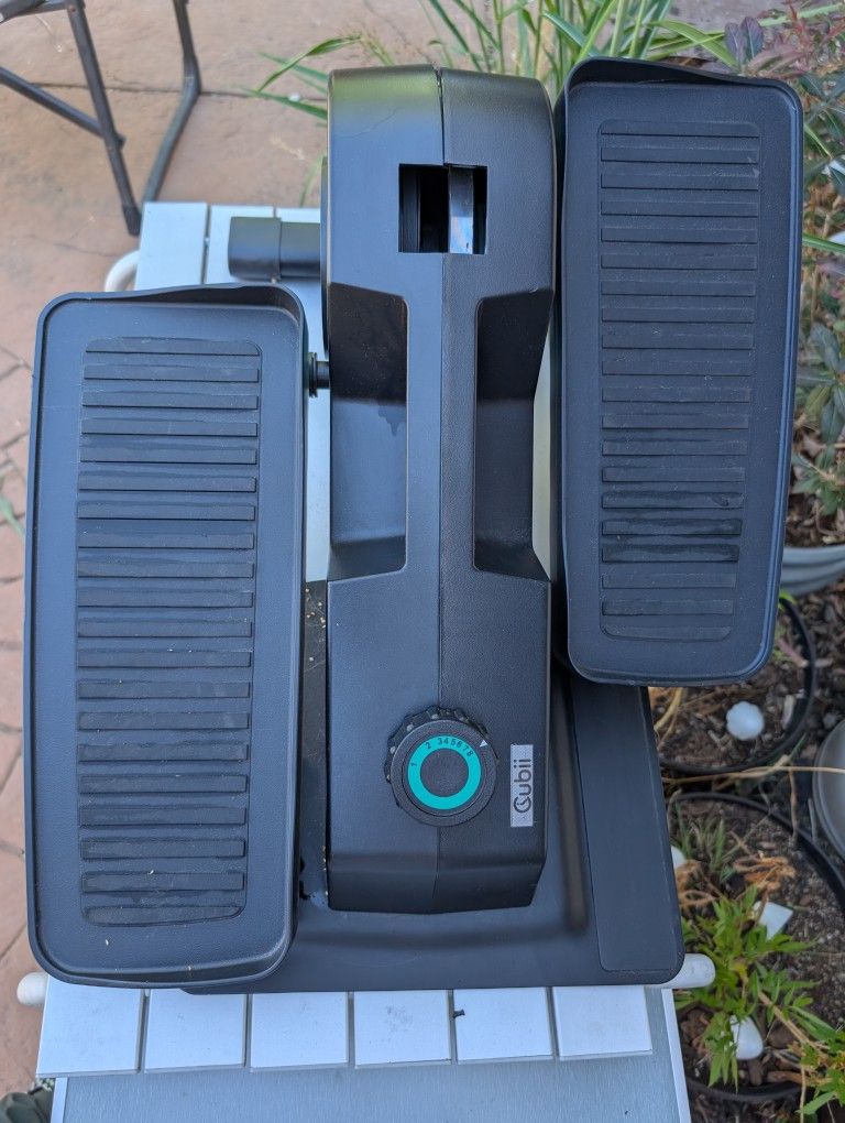 CUBII UNDER DESK ELLIPTICAL
