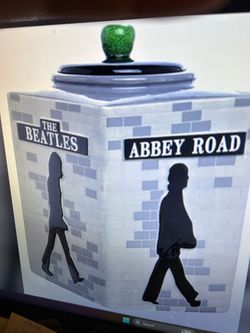 The Beatles Abbey Road sculpted ceramic cookie jar The Beatles Abbey Road sculpted ceramic cookie jar